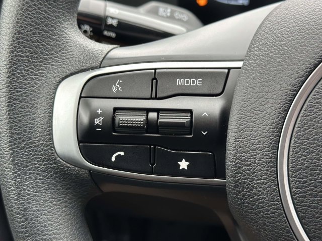 Used 2025 Kia Sportage LX AWD/4WD image 24