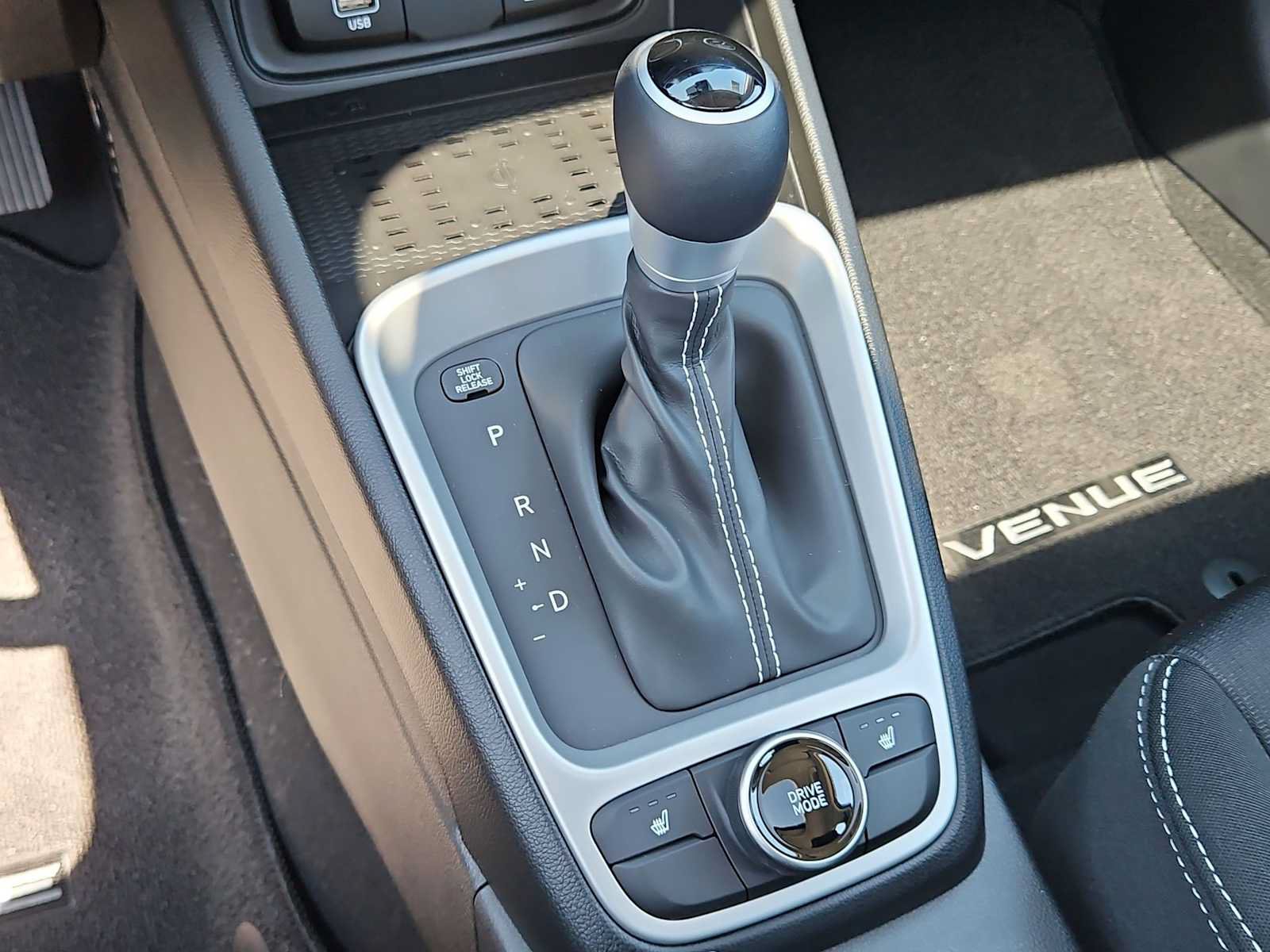 New 2026 Hyundai Venue SEL FWD image 34