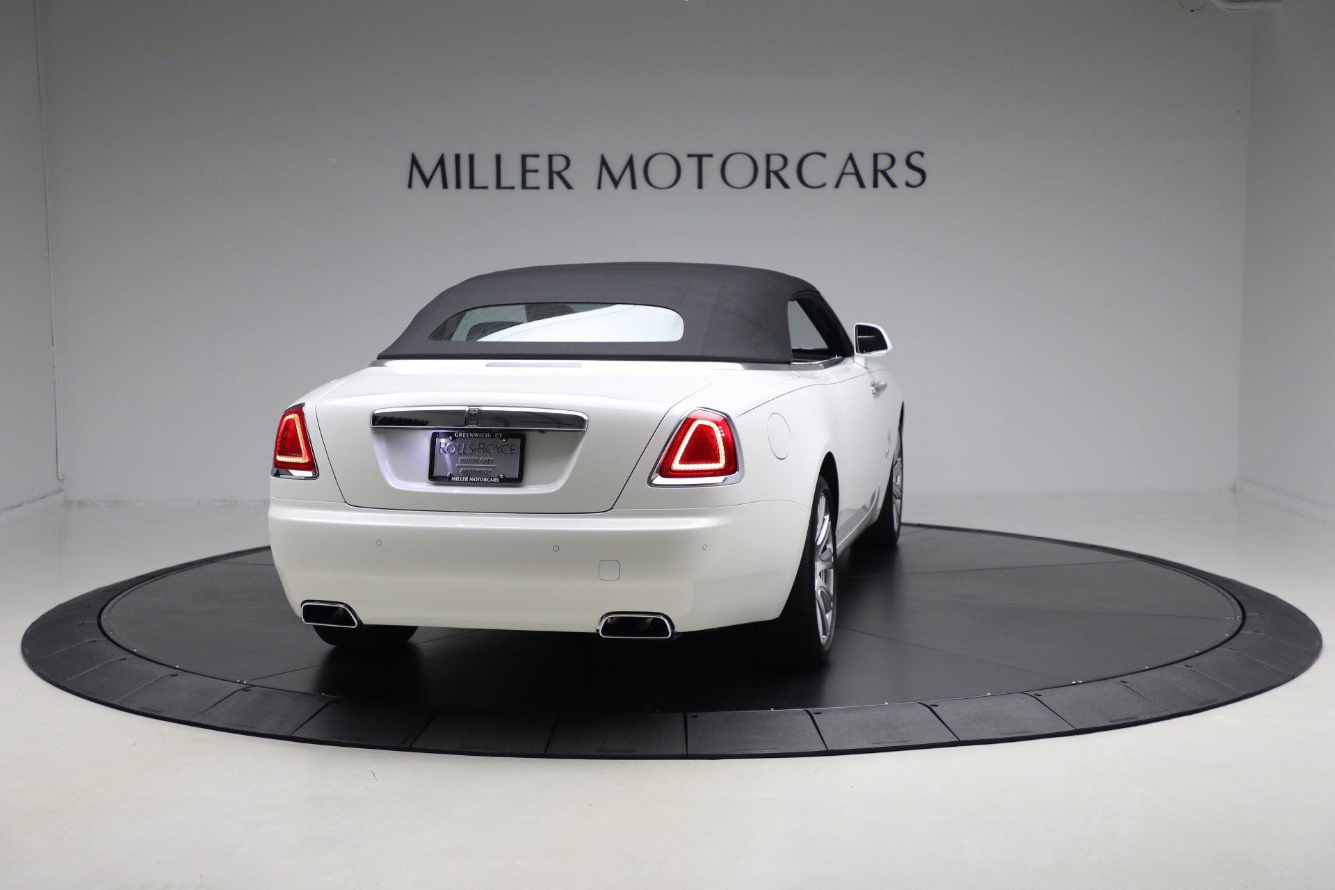 Certified 2018 Rolls-Royce Dawn image 21