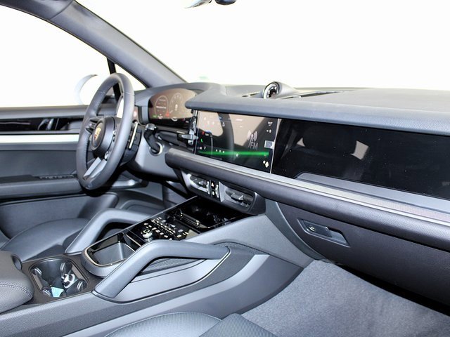 New 2025 Porsche Cayenne image 26