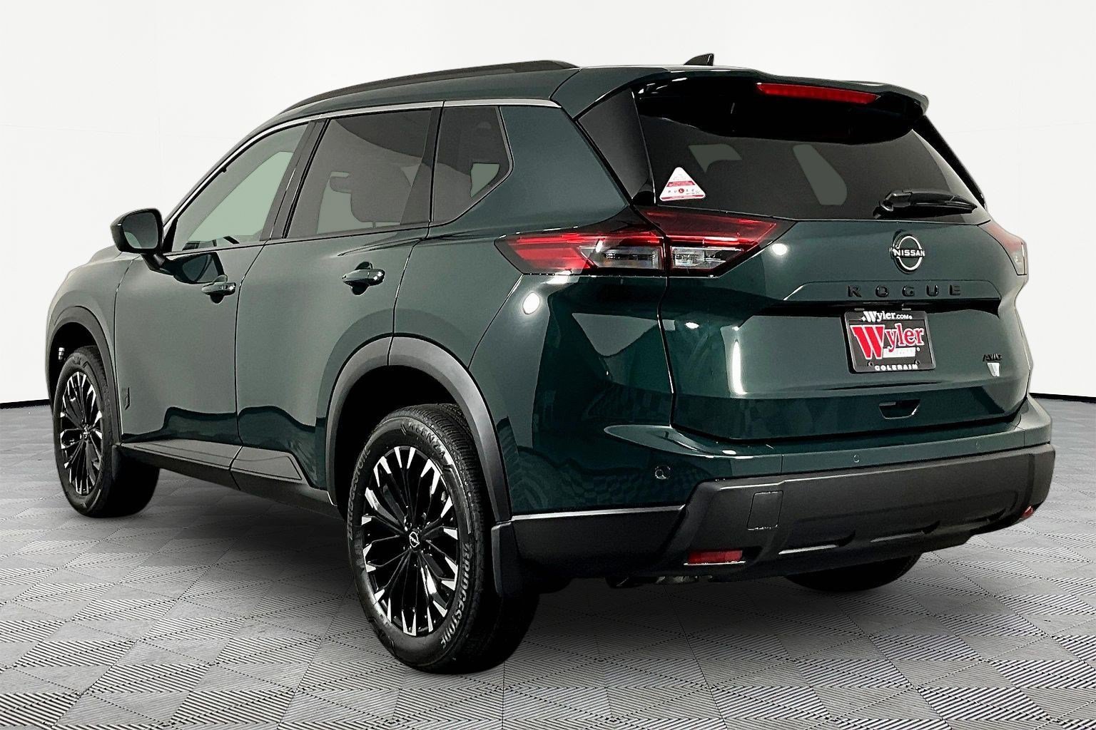 New 2026 Nissan Rogue Dark Armor AWD/4WD image 4