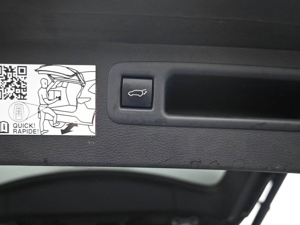 Used 2023 Toyota Highlander Limited image 39