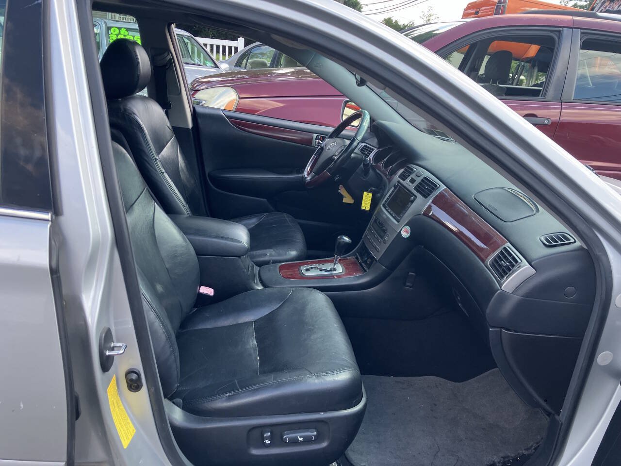 Used 2006 Lexus ES 330 w/ DVD Navigation System Pkg FWD image 4