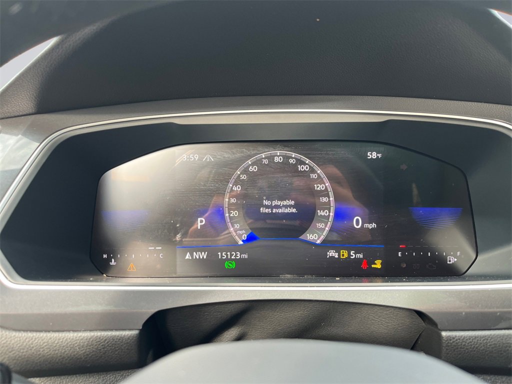 Used 2024 Volkswagen Tiguan SE R-Line image 13