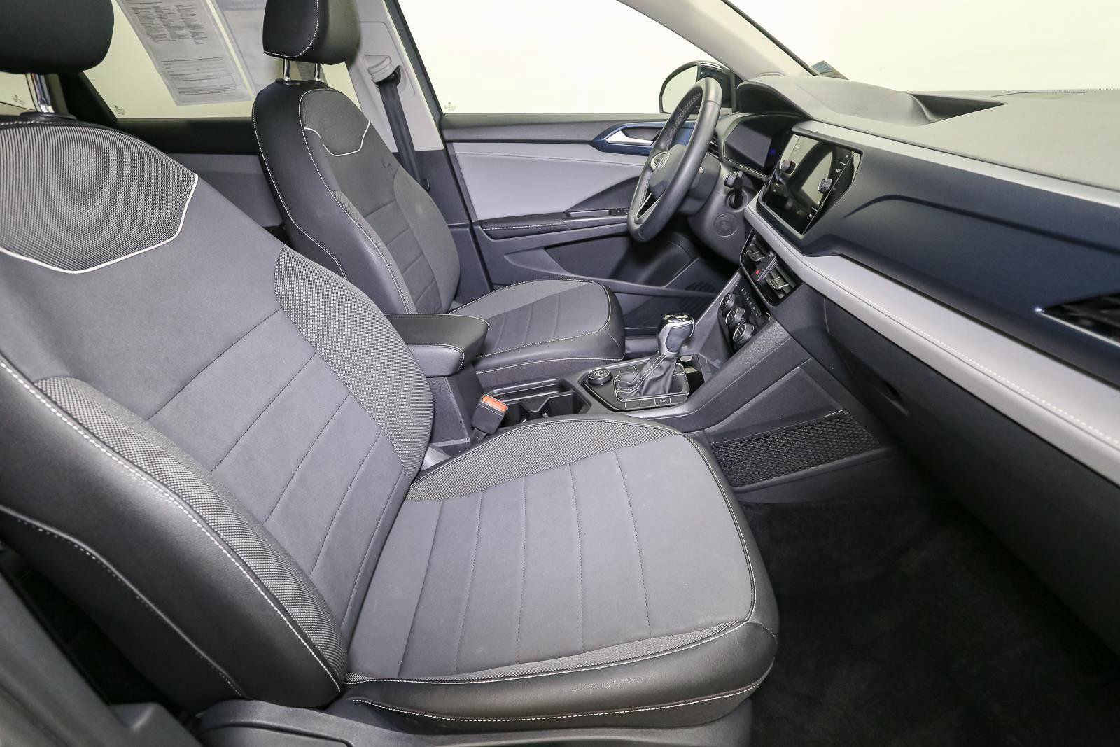 Certified 2024 Volkswagen Taos SE AWD/4WD image 19