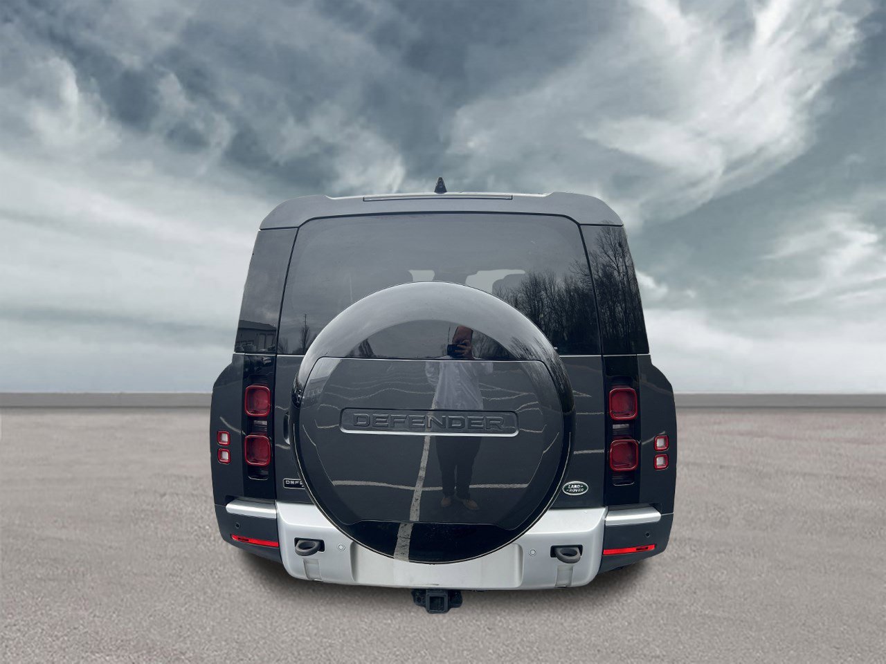 Certified 2023 Land Rover Defender 130 First Edition image 5