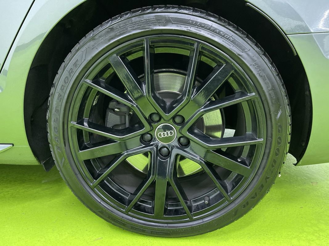 Used 2021 Audi S4 Premium Plus w/ Premium Plus Package image 2