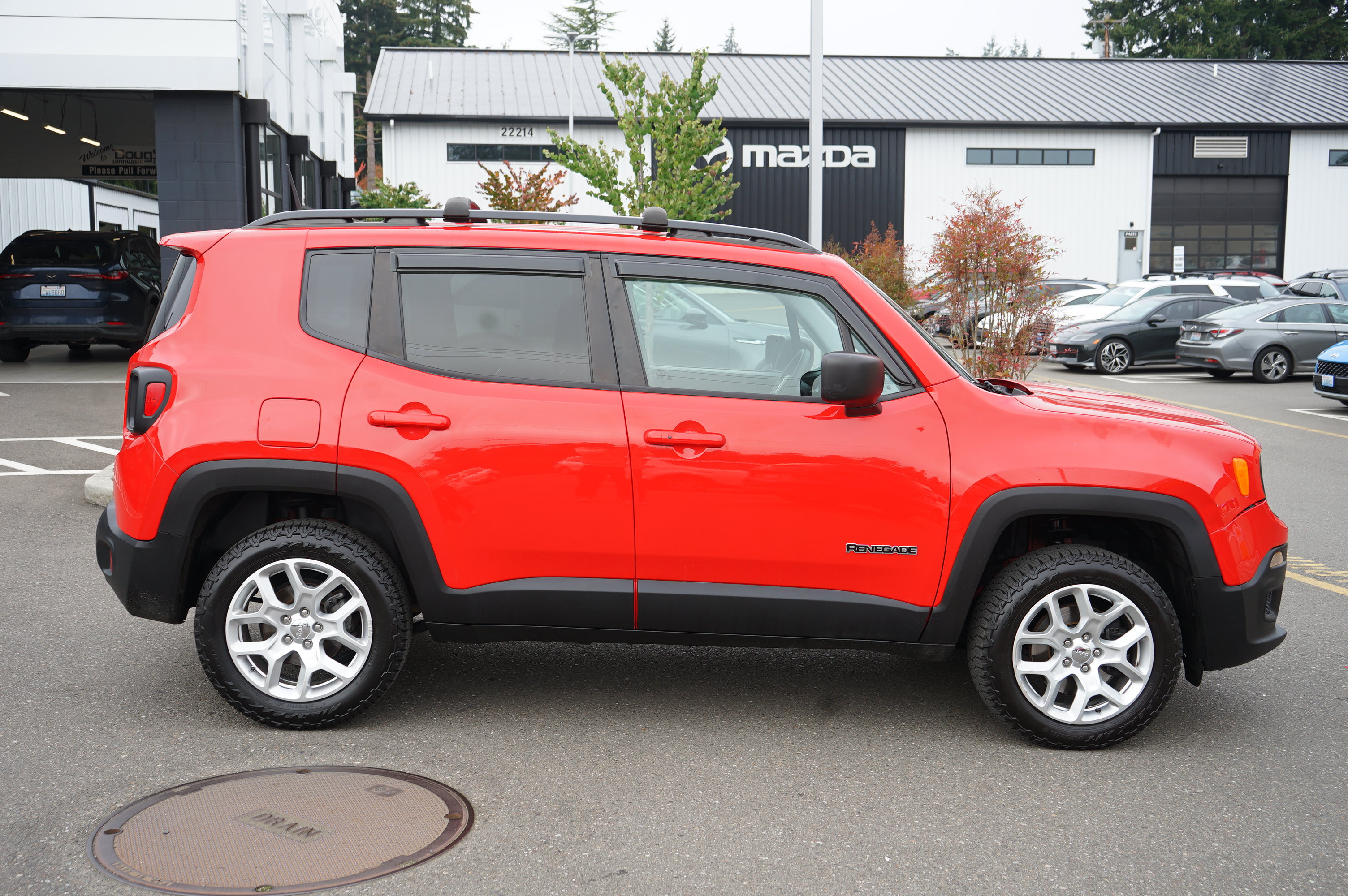 Used 2018 Jeep Renegade Sport w/ Power & Air Group AWD/4WD image 2