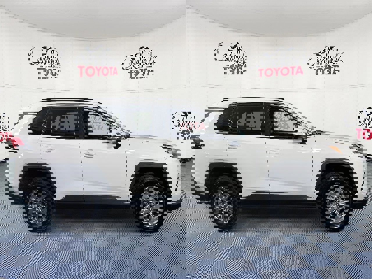 Used 2022 Toyota RAV4 XLE image 8