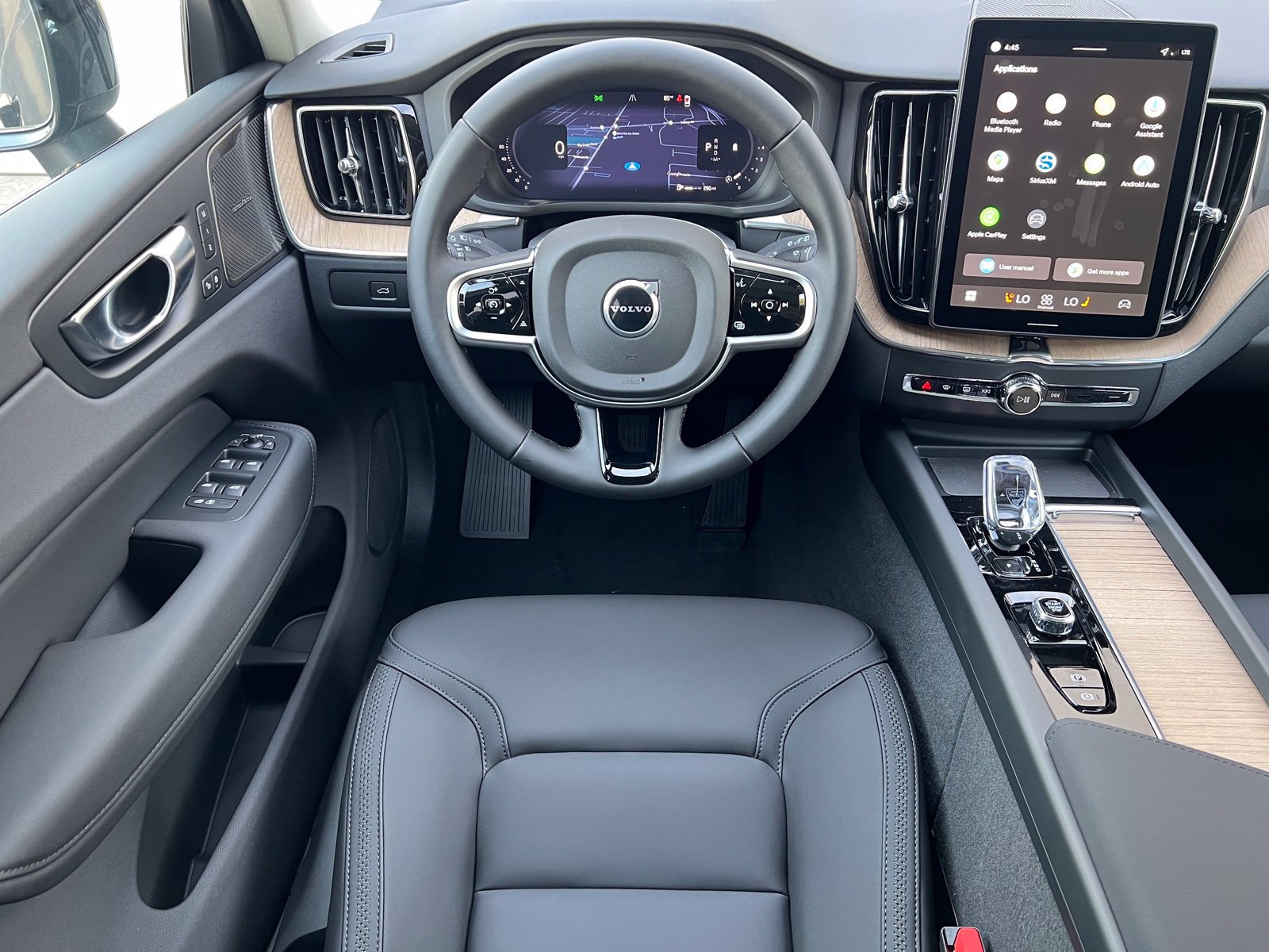 New 2026 Volvo XC60 B5 Plus w/ Protection Package Premier AWD/4WD image 23