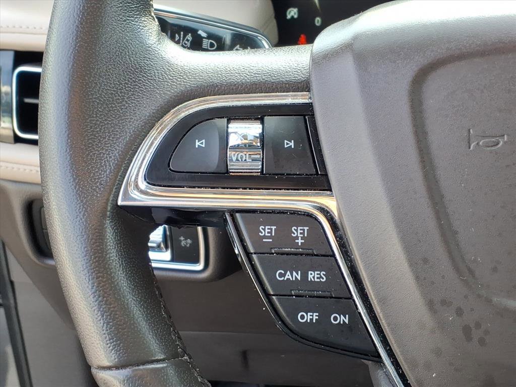 Certified 2022 Lincoln Nautilus AWD w/ Premium Package image 22