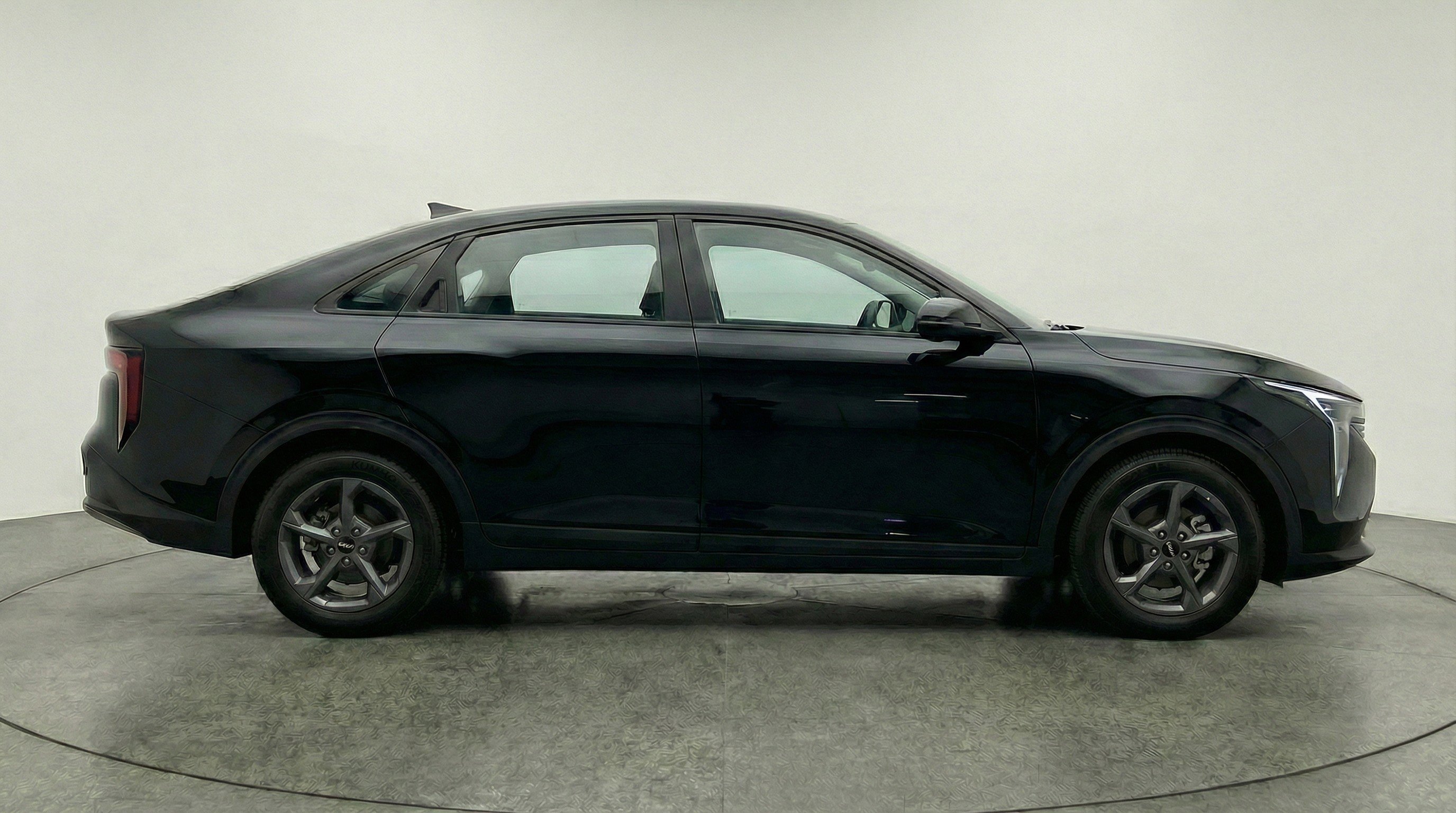 Used 2025 Kia K4 LXS image 11