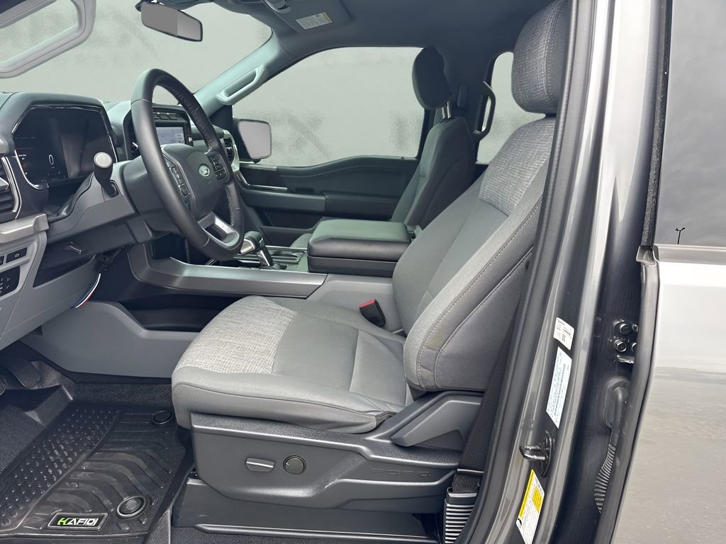 Used 2023 Ford F150 Lightning XLT AWD/4WD image 9