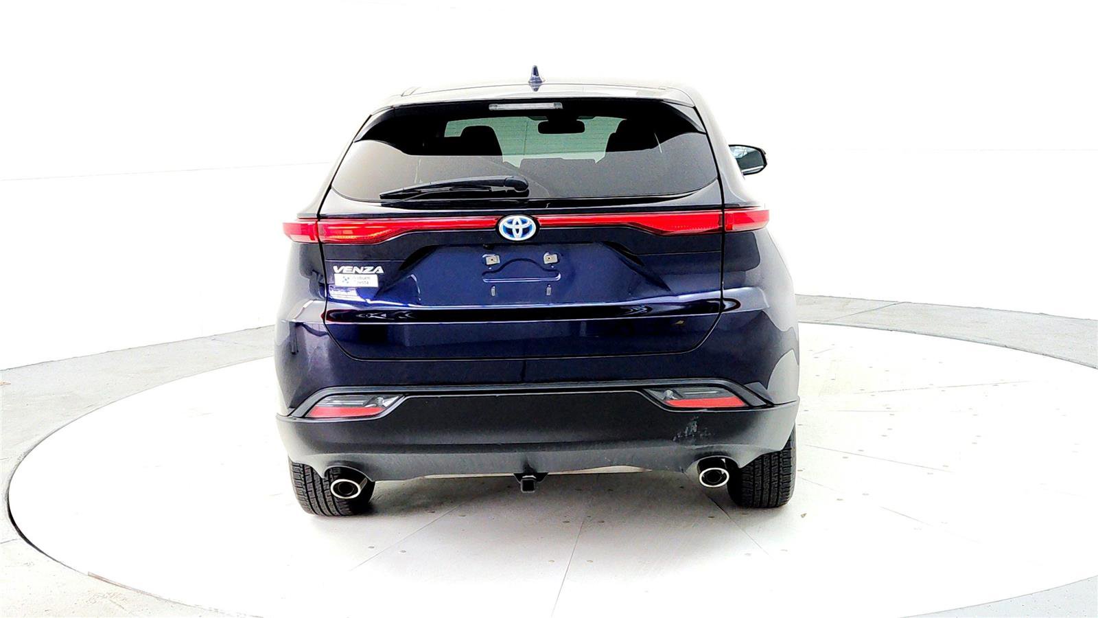 Certified 2023 Toyota Venza LE AWD/4WD image 5