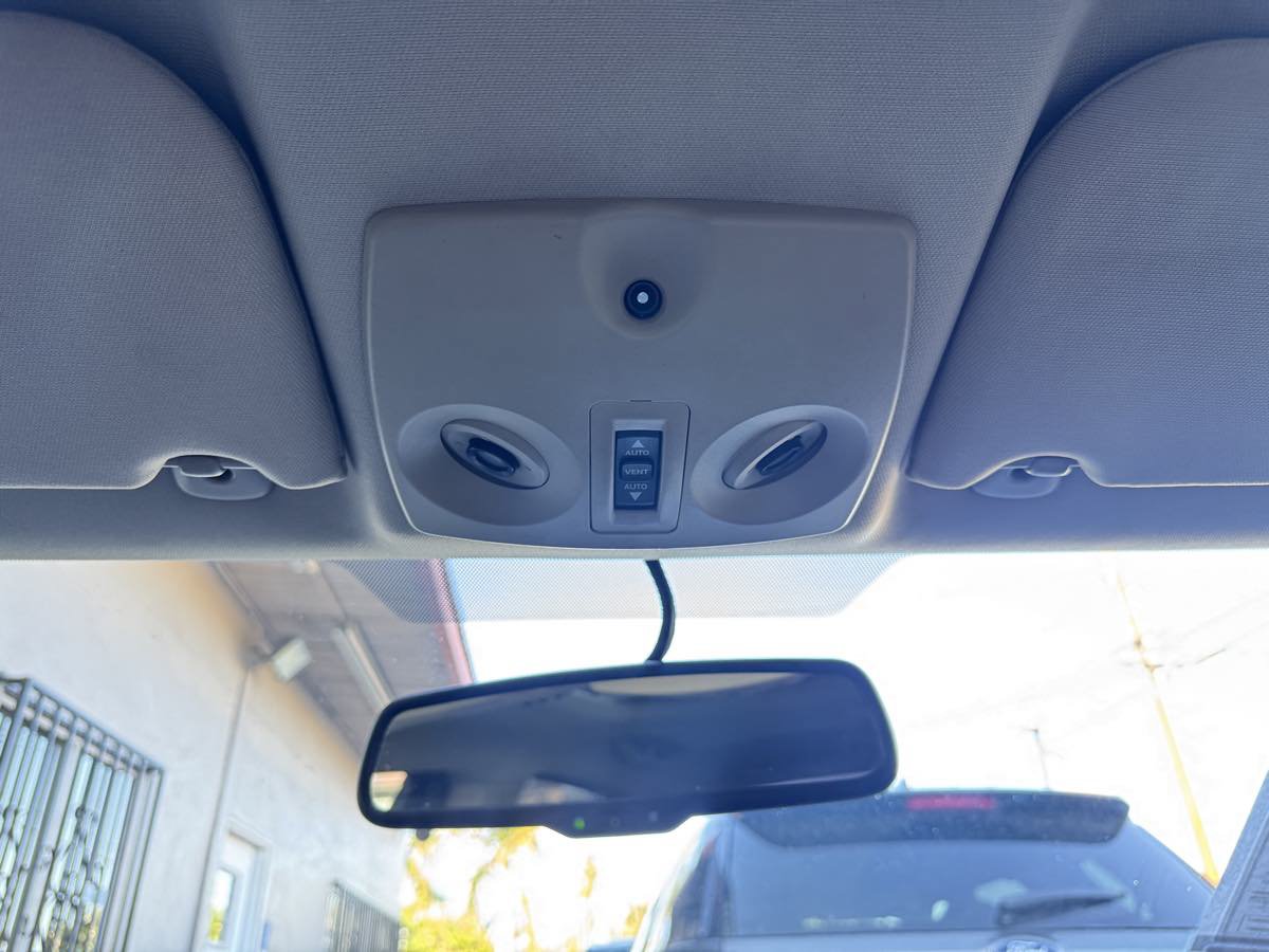 Used 2012 Chrysler 200 Limited FWD image 46