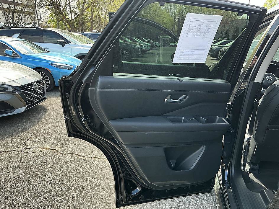 Certified 2025 Nissan Pathfinder SL image 23