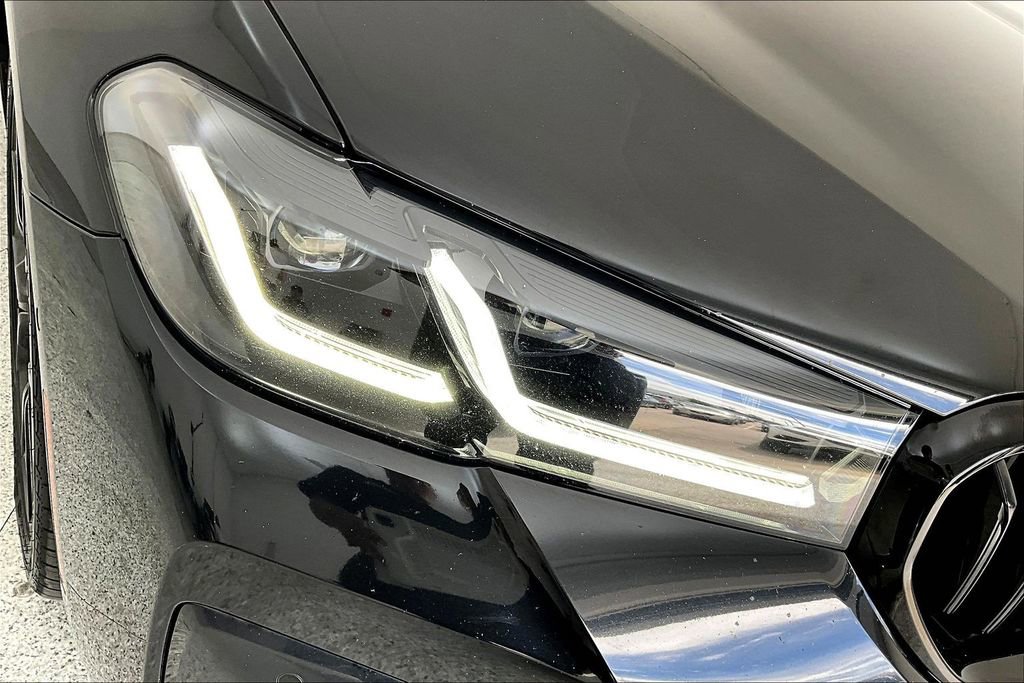 Used 2023 BMW 540i w/ M Sport Package image 37