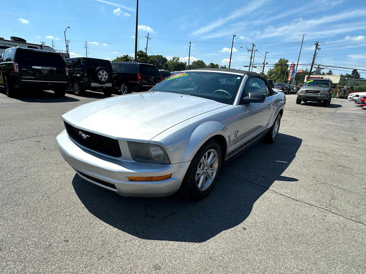 Used 2009 Ford Mustang Convertible image 7