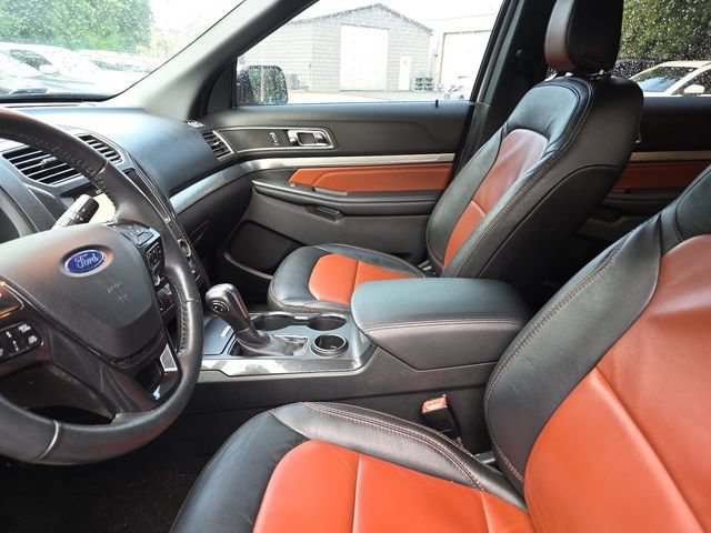 Used 2019 Ford Explorer XLT w/ Equipment Group 202A FWD image 13