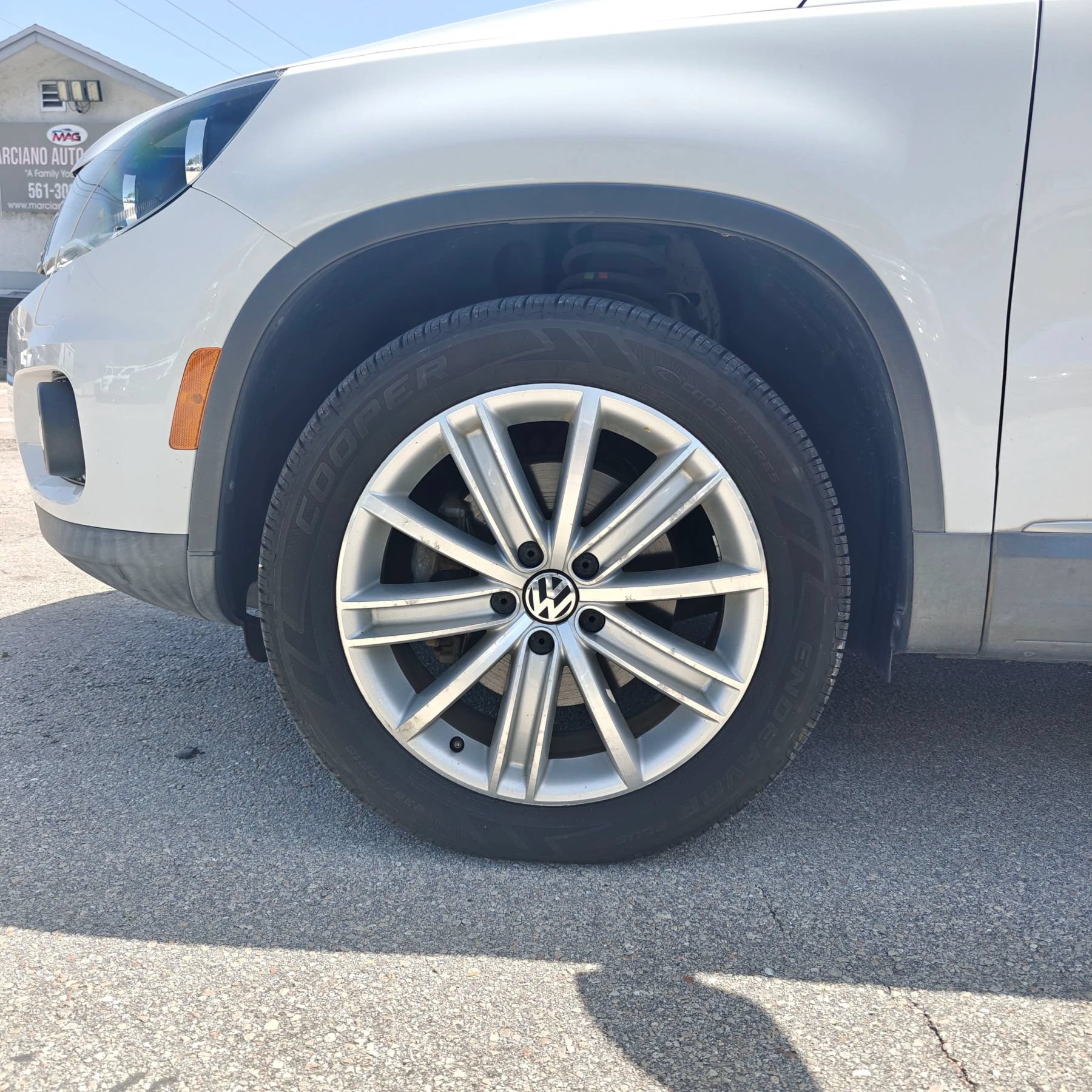 Used 2015 Volkswagen Tiguan SE FWD image 23