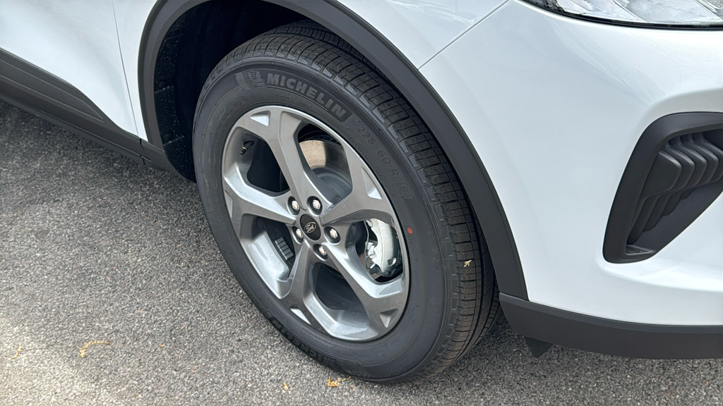 New 2025 Ford Escape ST-Line w/ Tech Pack #1 AWD/4WD image 18