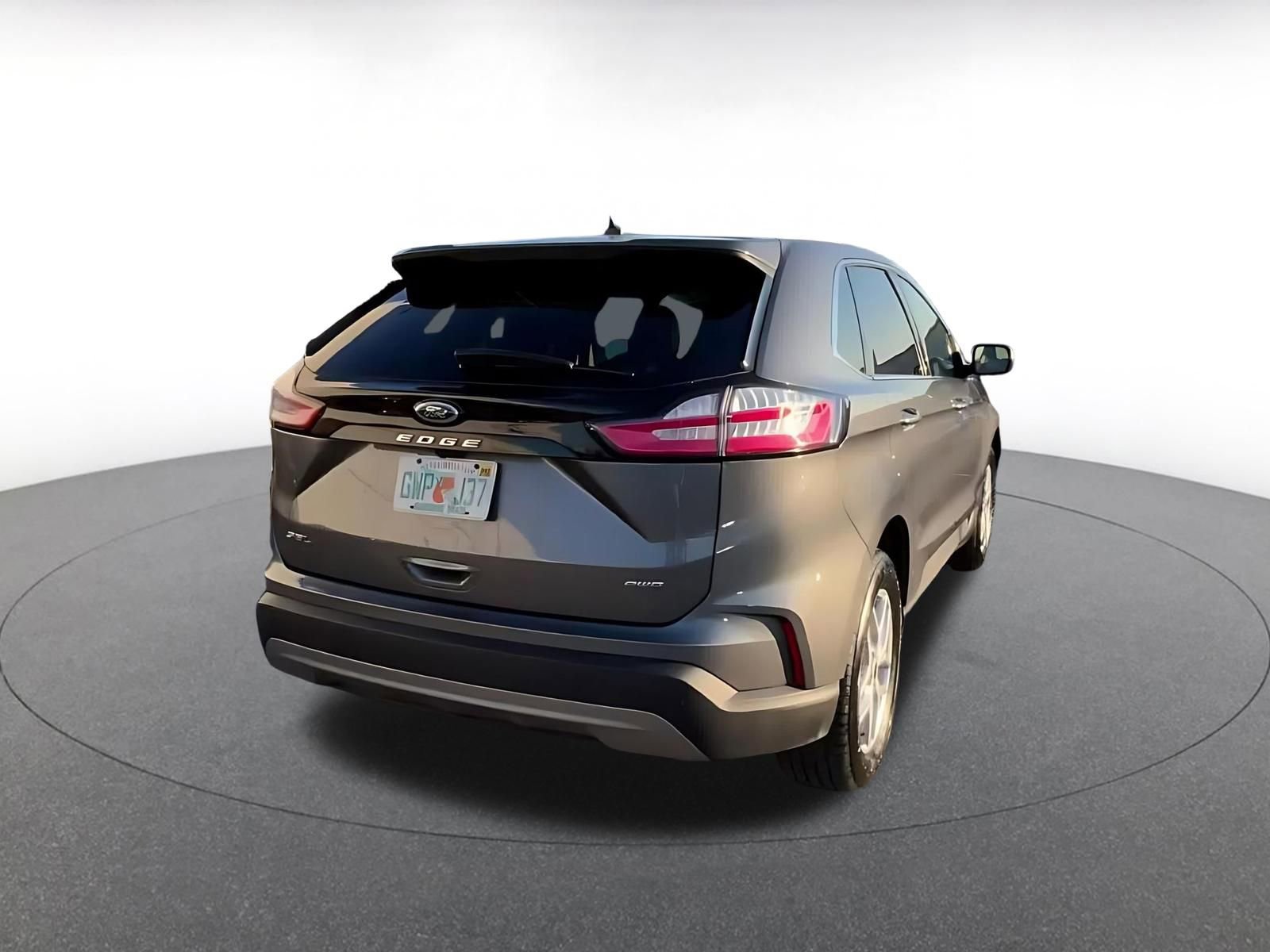 Used 2024 Ford Edge SEL image 15