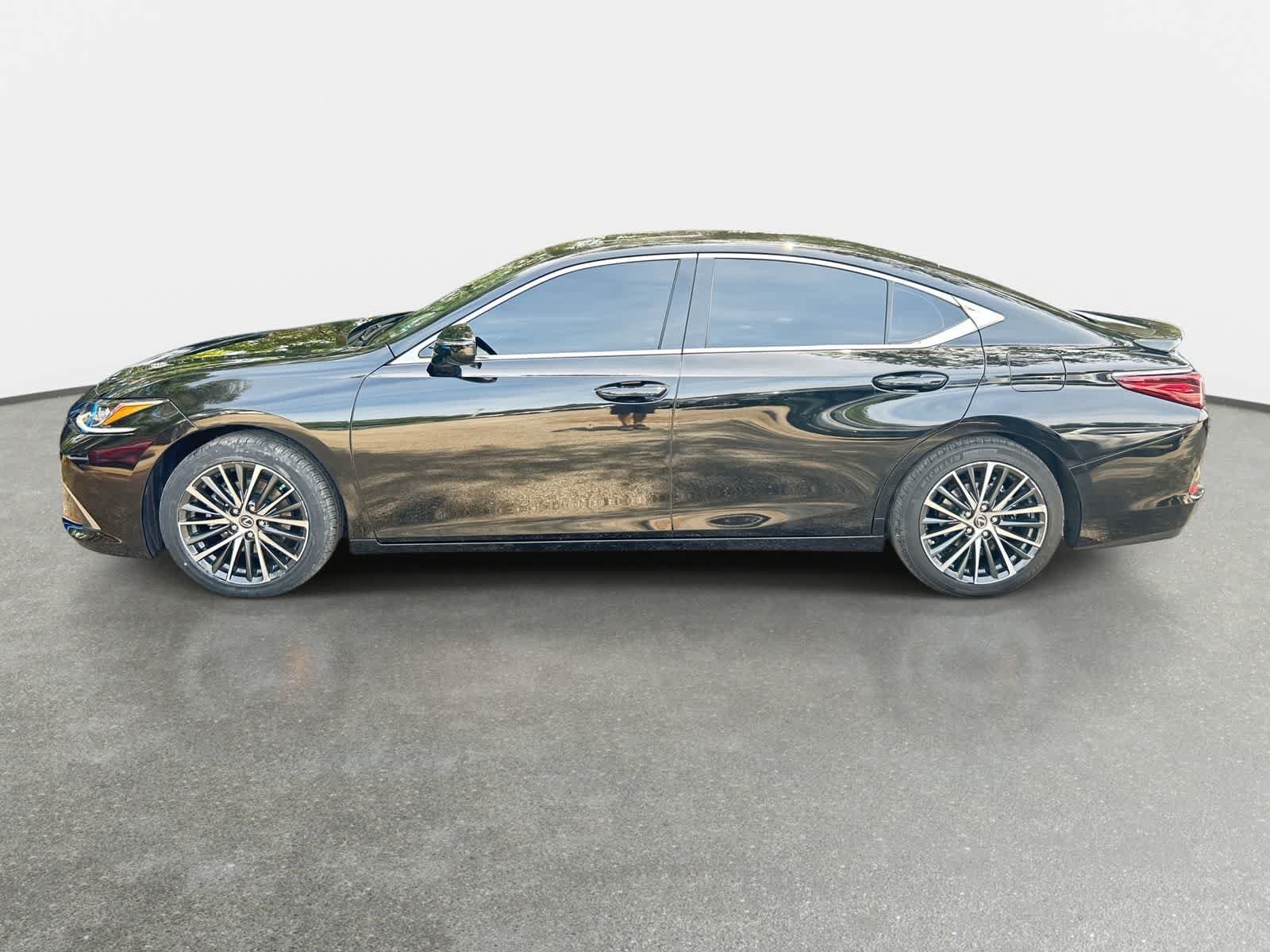 Used 2024 Lexus ES 350 w/ Premium Package FWD image 4