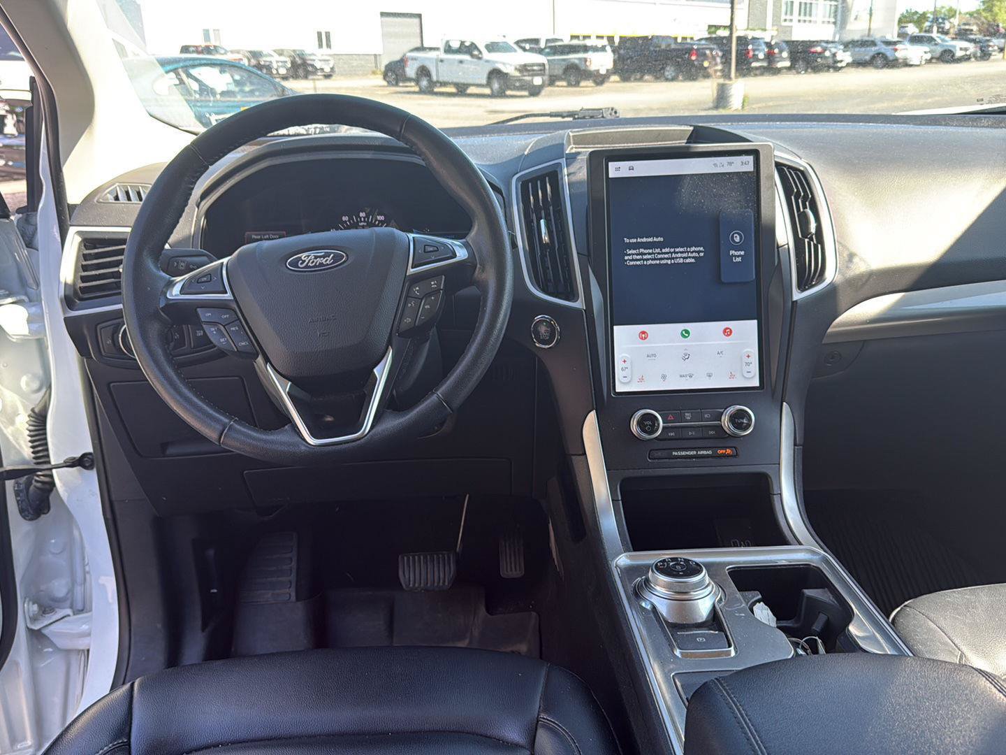Used 2023 Ford Edge SEL AWD/4WD image 2