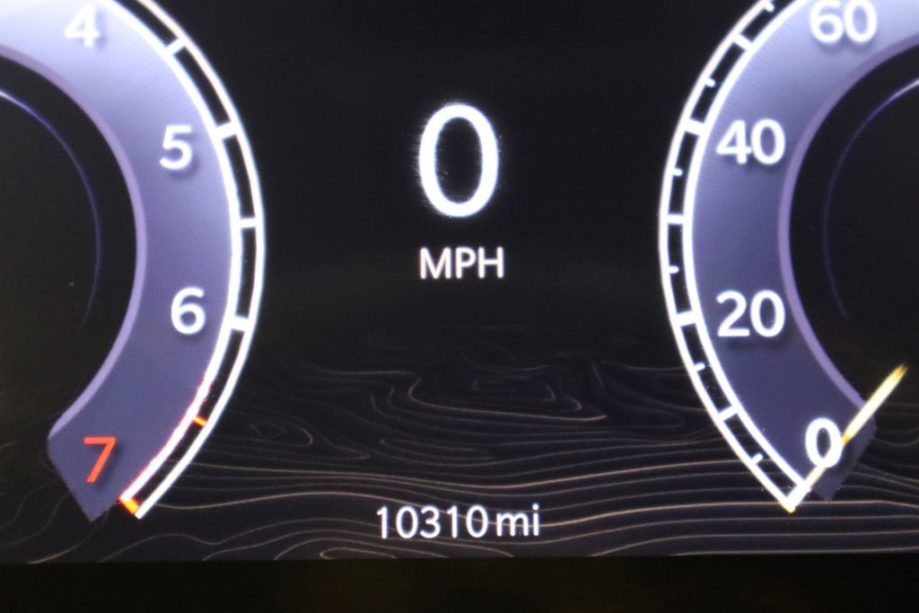 Used 2025 Jeep Grand Cherokee Laredo w/ Luxury Tech Group I AWD/4WD image 30