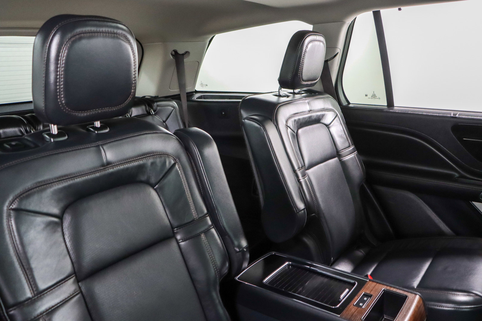 Used 2025 Lincoln Aviator Reserve w/ Equipment Group 201A AWD/4WD image 30