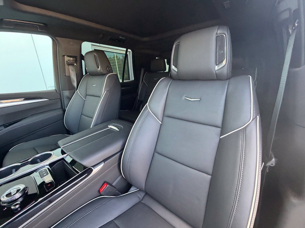 New 2026 Cadillac Escalade Sport w/ LPO, Floor Liner Package AWD/4WD image 14