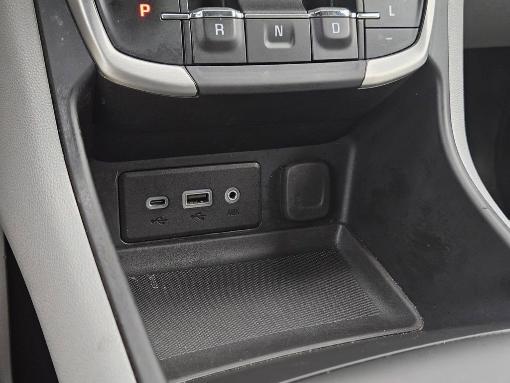 Used 2024 GMC Terrain SLE FWD image 25