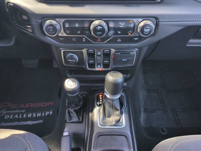 Used 2024 Jeep Wrangler Unlimited Sahara AWD/4WD image 19