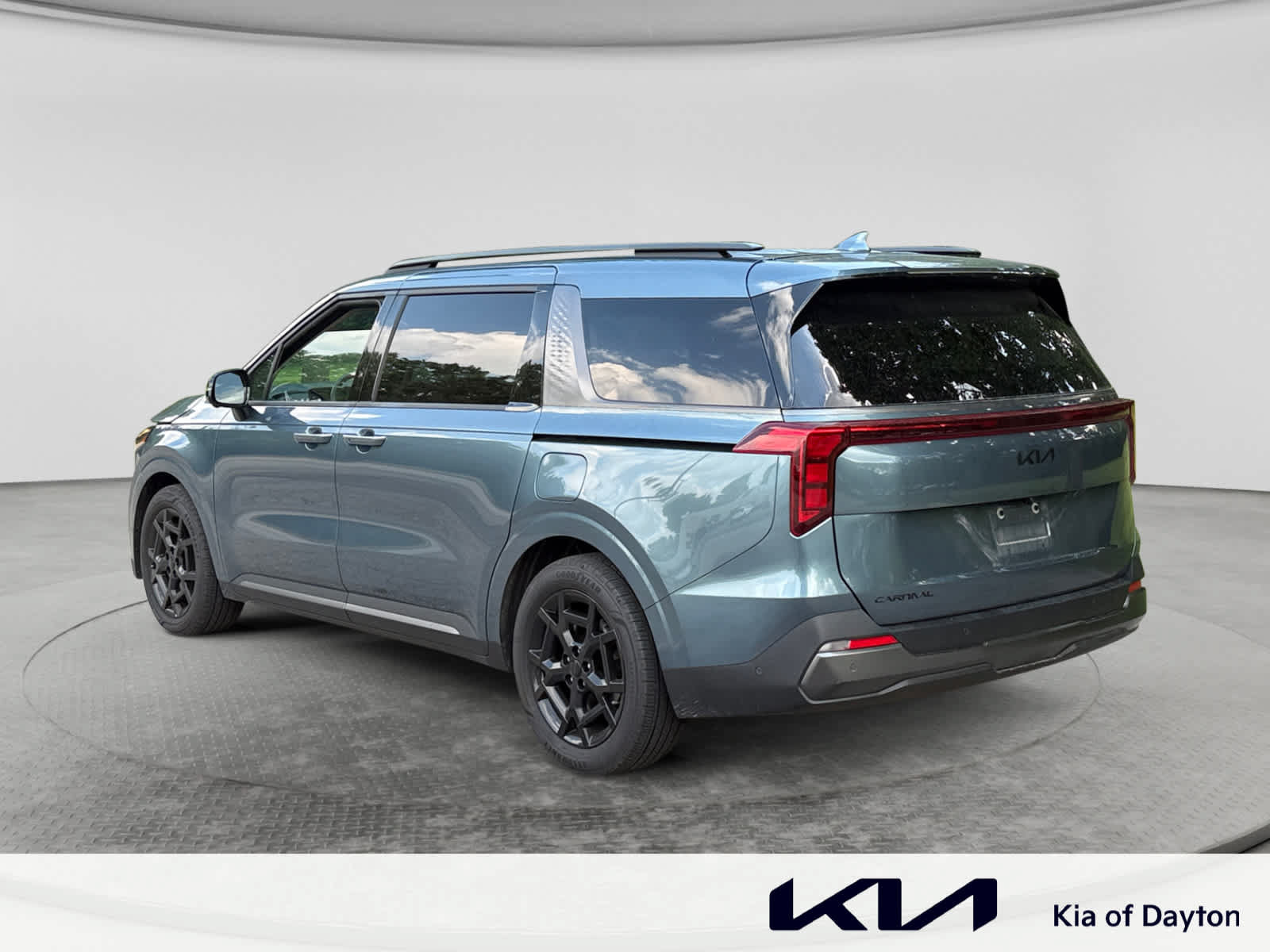 Used 2026 Kia Carnival SX w/ SX Dark Edition Package FWD image 7