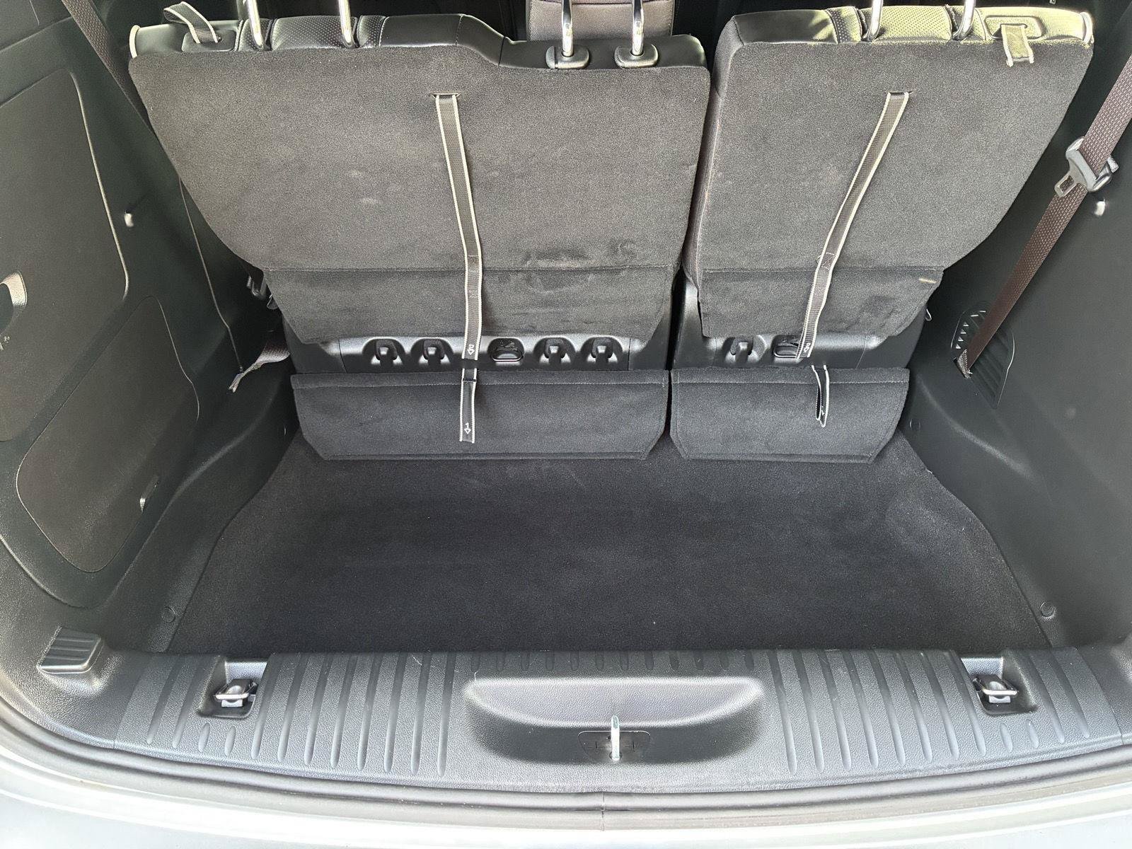 Used 2024 Chrysler Pacifica Premium FWD image 12