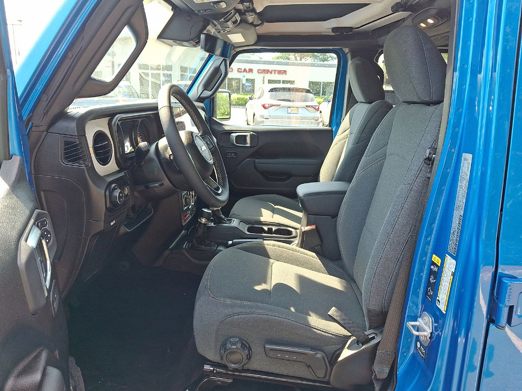 Used 2025 Jeep Gladiator Sport AWD/4WD image 14