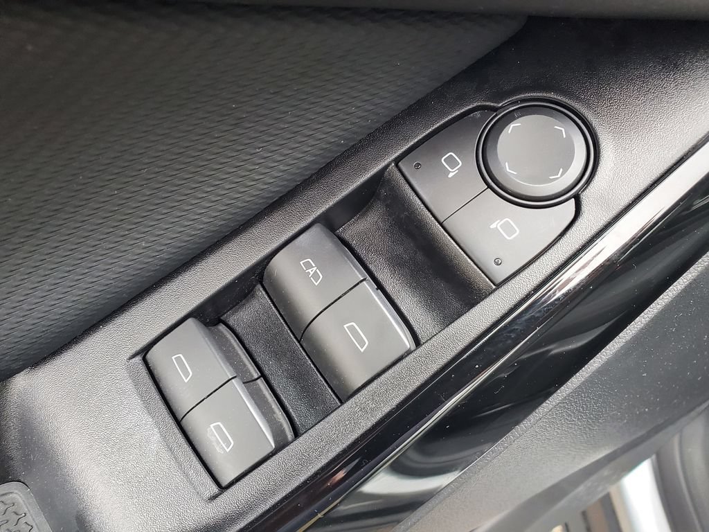 Certified 2026 Chevrolet Equinox LT FWD image 8