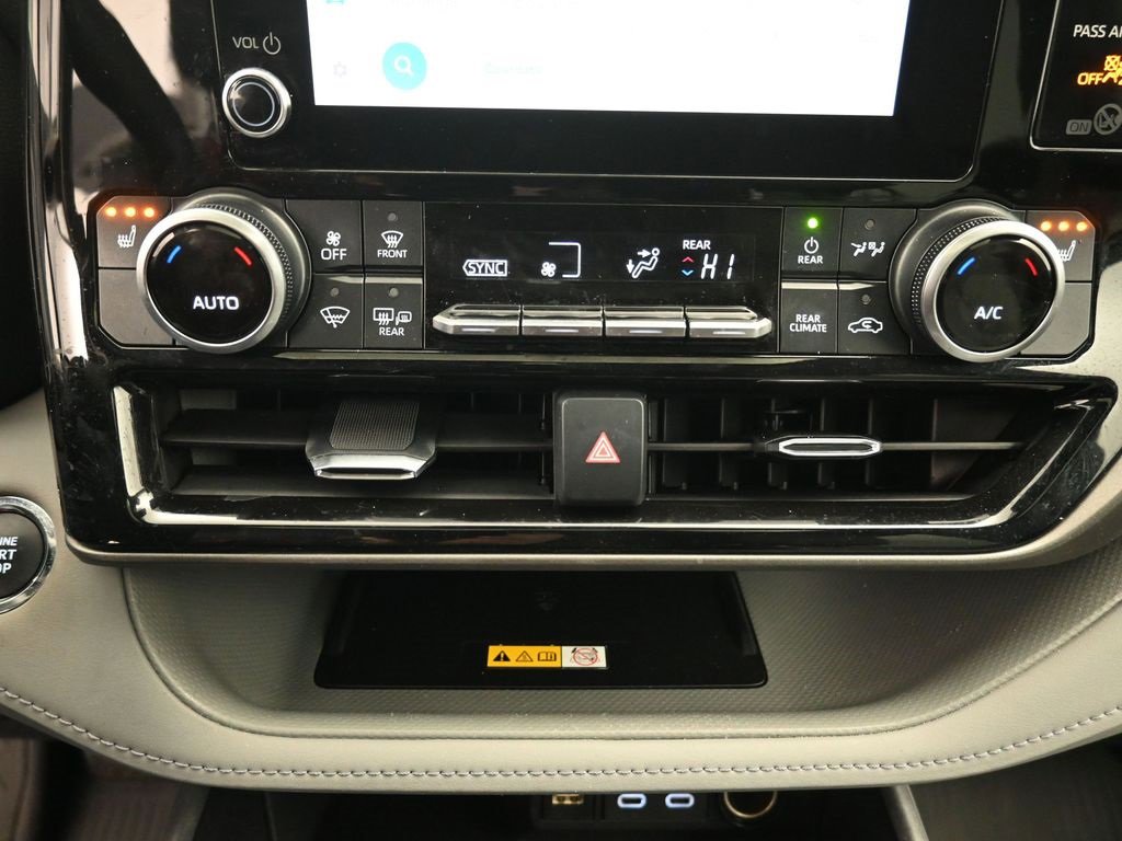 Used 2023 Toyota Highlander XLE image 20