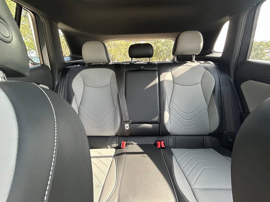 New 2026 Volkswagen Tiguan SE R-Line FWD image 12
