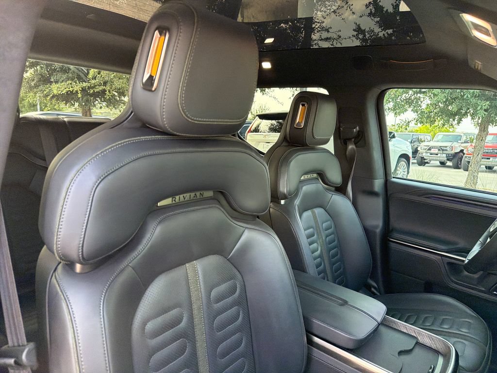 Used 2022 Rivian R1T Adventure AWD/4WD image 38
