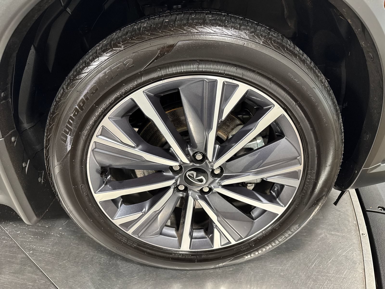 Certified 2026 INFINITI QX60 Luxe w/ Family Package AWD/4WD image 14