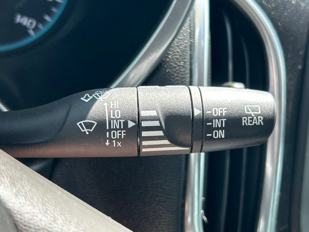 Used 2018 Chevrolet Equinox LT FWD image 30