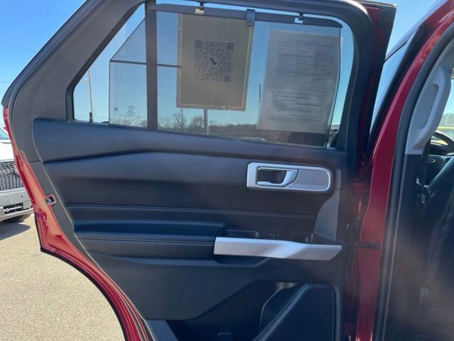 Used 2022 Ford Explorer Limited w/ Equipment Group 301A image 31