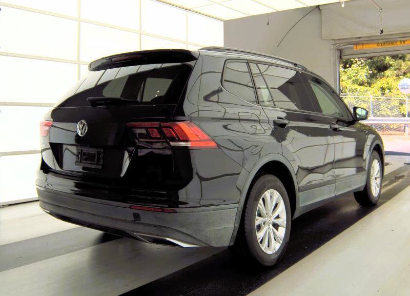 Used 2018 Volkswagen Tiguan S w/ Front Fog Lights Package FWD image 3
