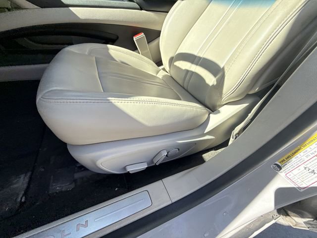 Used 2020 Lincoln MKZ image 4