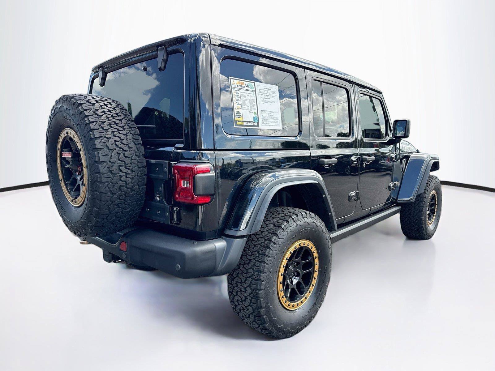 Used 2022 Jeep Wrangler Unlimited Rubicon w/ Xtreme Recon 35" Tire Package AWD/4WD image 5