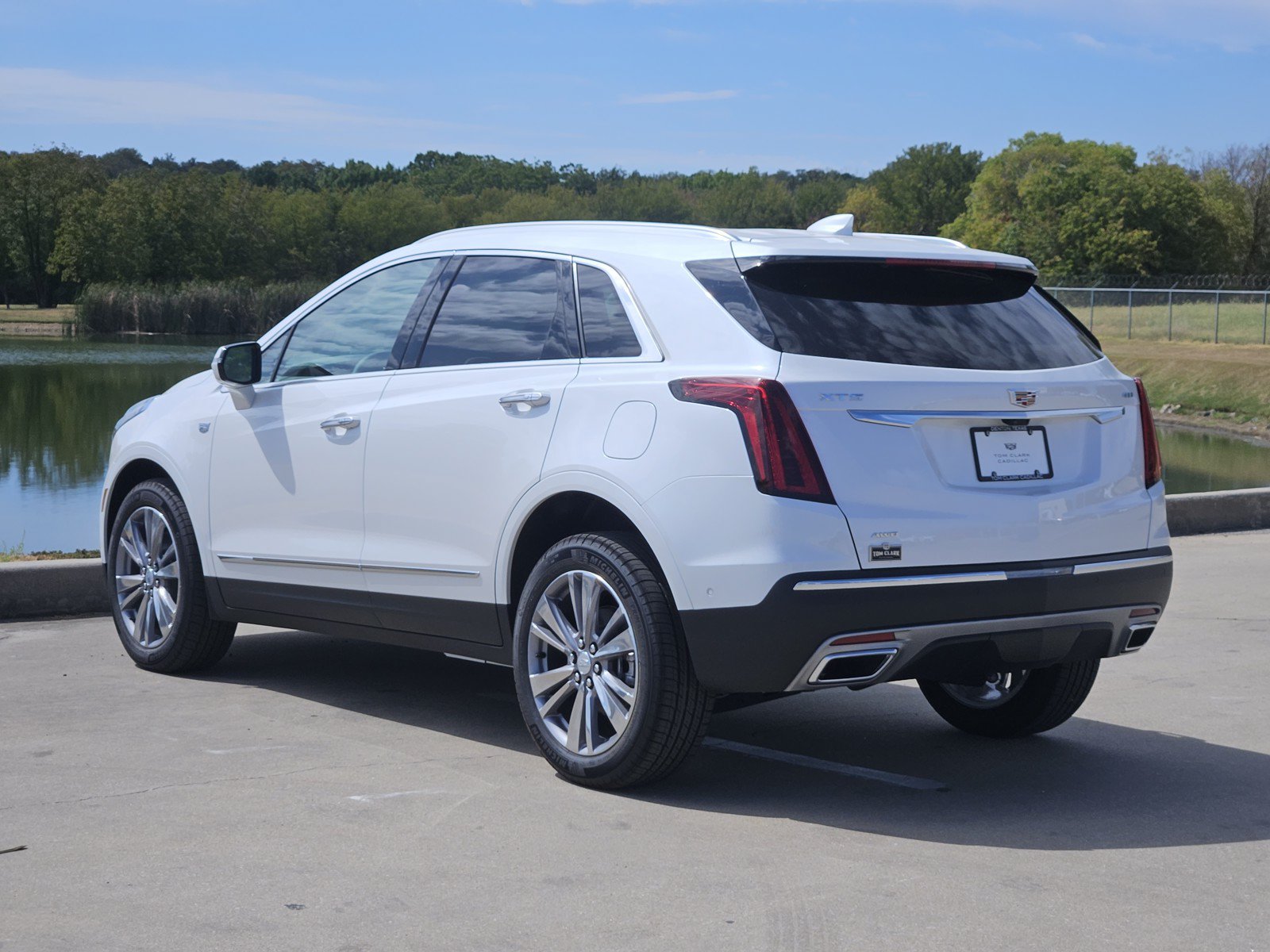 New 2026 Cadillac XT5 Premium Luxury w/ Driver Assist Package AWD/4WD image 3