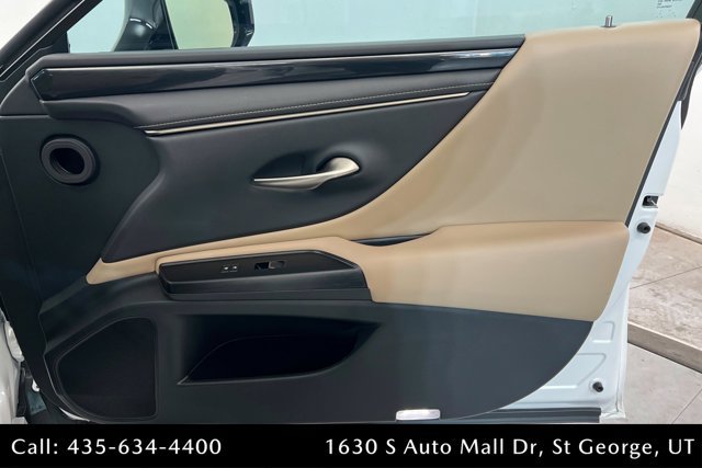 Used 2021 Lexus ES 300h w/ Accessory Package 2 image 22