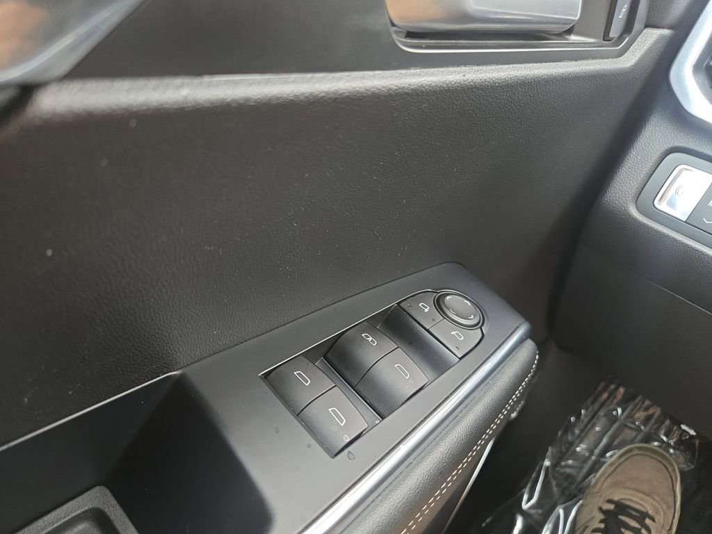 Used 2024 GMC Acadia Elevation image 21