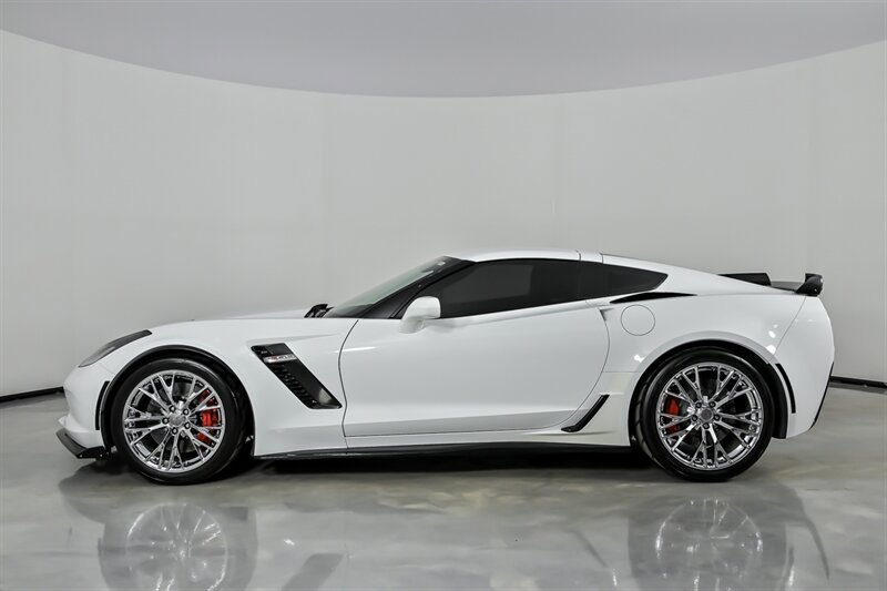 Used 2016 Chevrolet Corvette Z06 w/ 3LZ Preferred Equipment Group RWD image 8